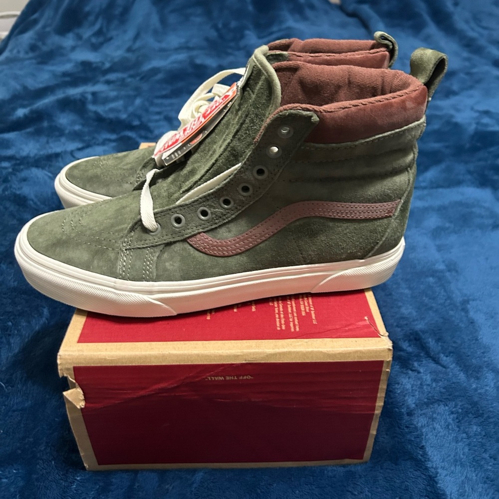 Brand New, Never Worn High Top Vans
Size 10 - Picture 3 of 5